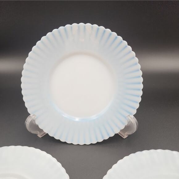 VTG Set of 3 Macbeth-Evans Monax White Petalware Glass Dessert Plates 6.5 " - Picture 2 of 6